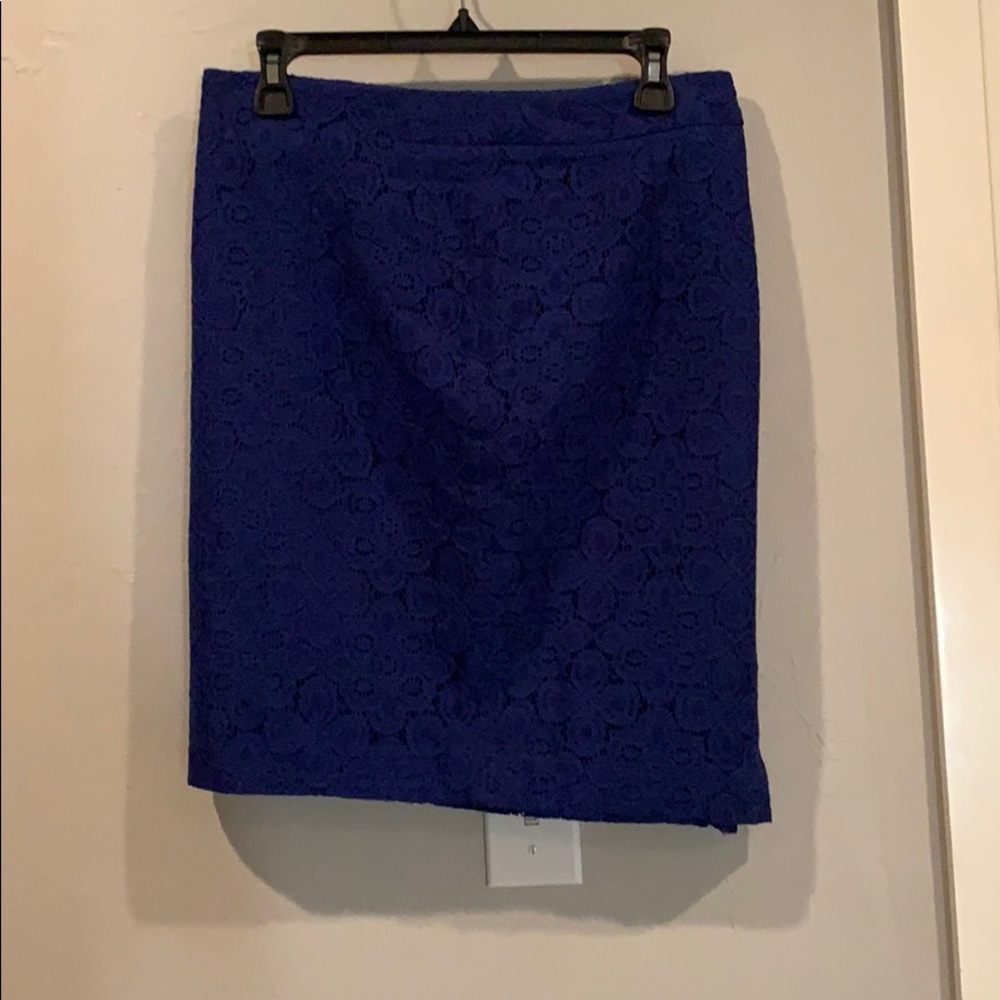 Lace detail skirt